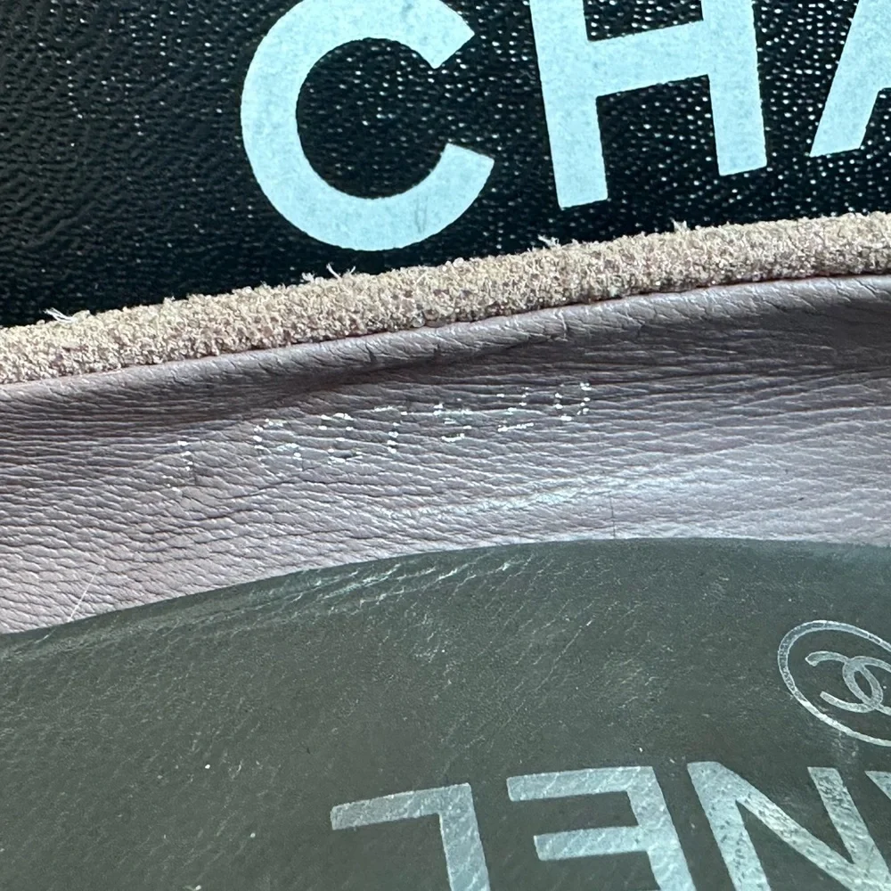 Vintage CHANEL Glitter Cap-Toe Suede Heels – Rare Size 35.5C - Picture 12 of 16